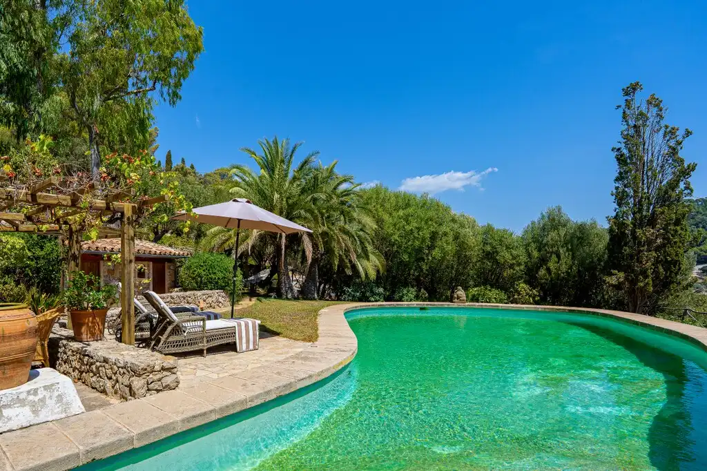 Piscina de Finca rústica en venda en Puigpunyent amb Aire condicionat, Calefacció i Jardí privat