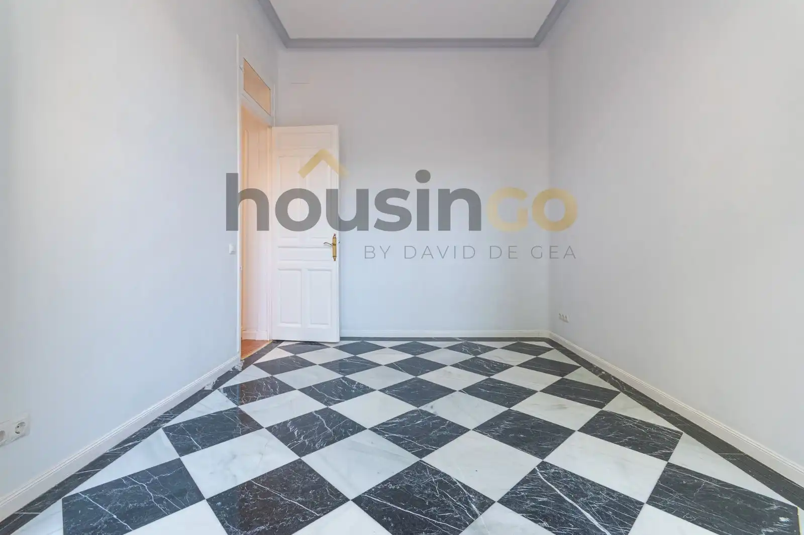 Flat for rent in Madrid  with Heating, Terrace and Oven
