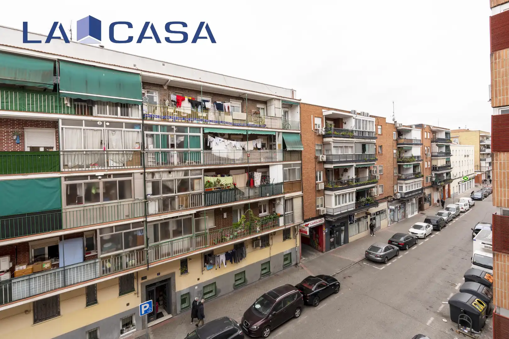 Vista exterior de Piso en venta en Madrid con Calefacción y Terraza