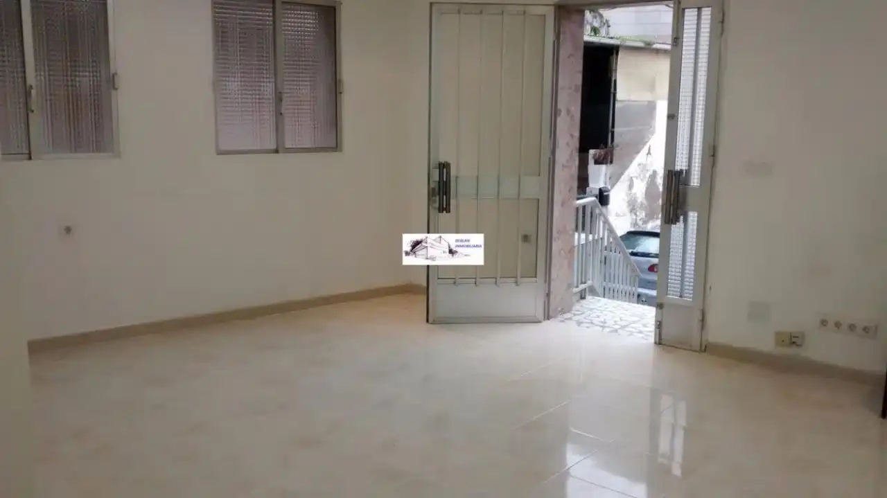 Business premises to rent in Calle Singulis, imagen 3