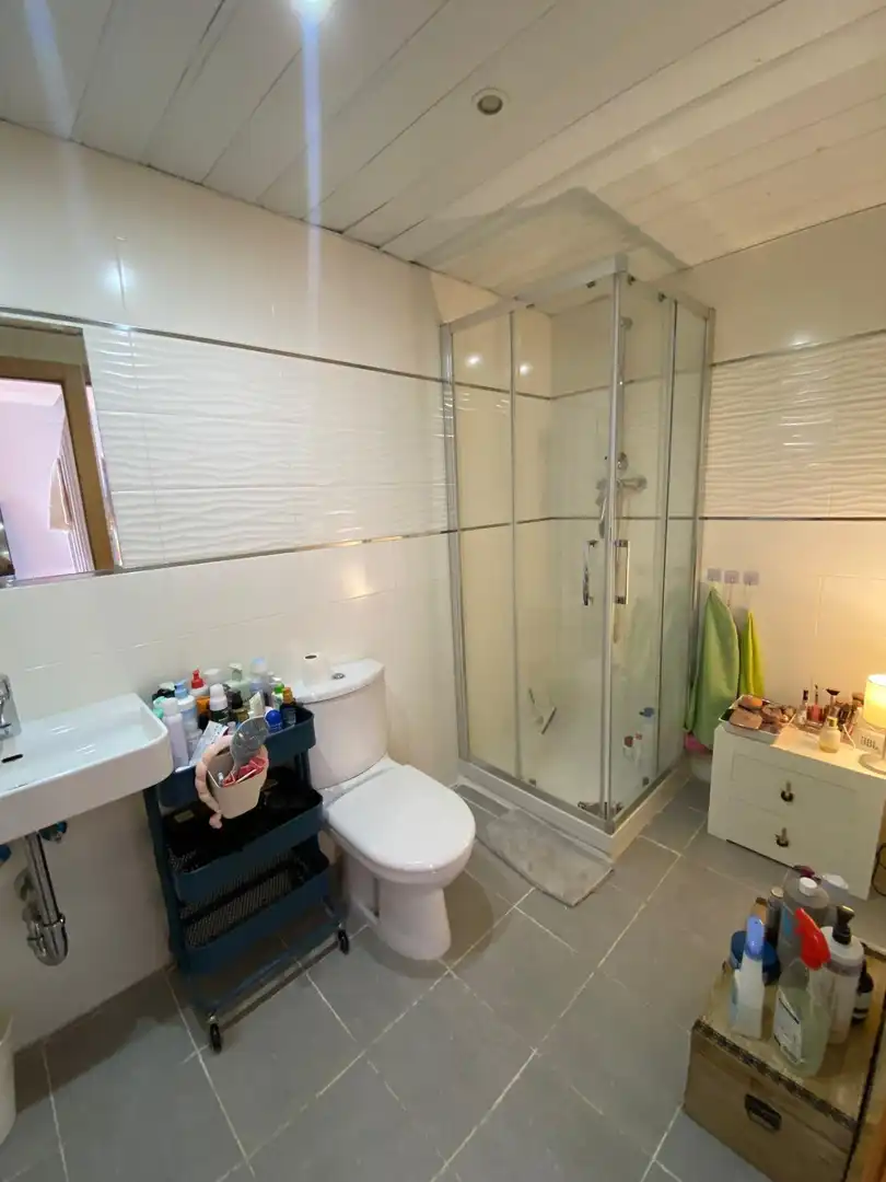 Bathroom of Flat for sale in Mislata  with Air Conditioner, Private garden and Parquet flooring