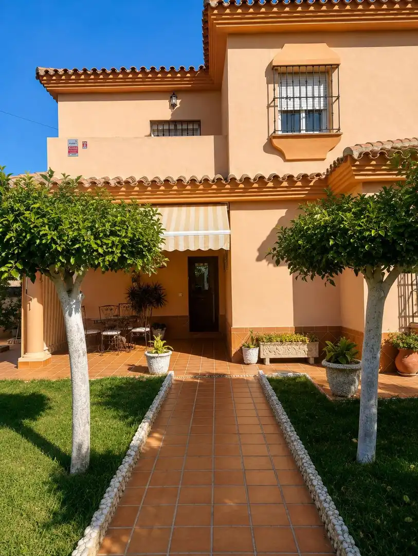 Terrassa de Casa o xalet en venda en Chiclana de la Frontera amb Aire condicionat, Jardí privat i Traster