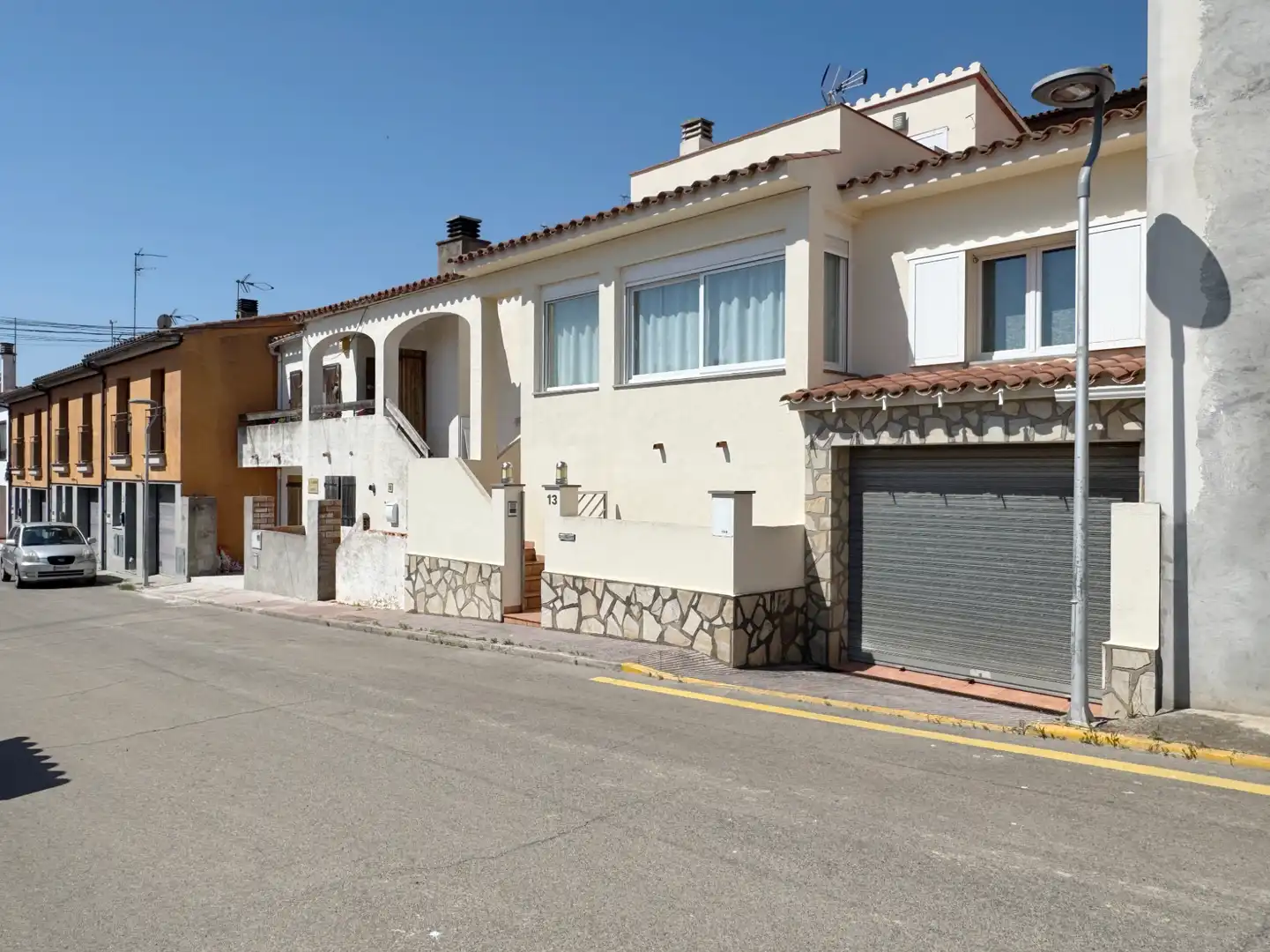 Außenansicht von Einfamilien-Reihenhaus zum Verkauf in L'Escala mit Klimaanlage und Terrasse