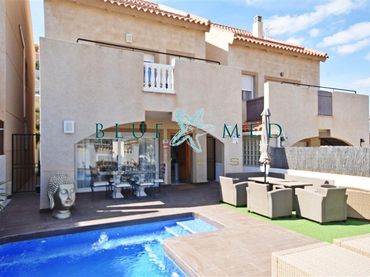 Villa con balcone in vendita a Calle Calle Góndola
