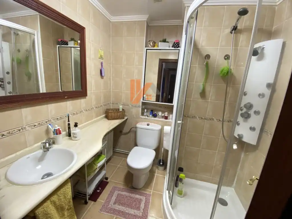Badezimmer von Wohnung zur Miete in Campus Norte - San Caetano