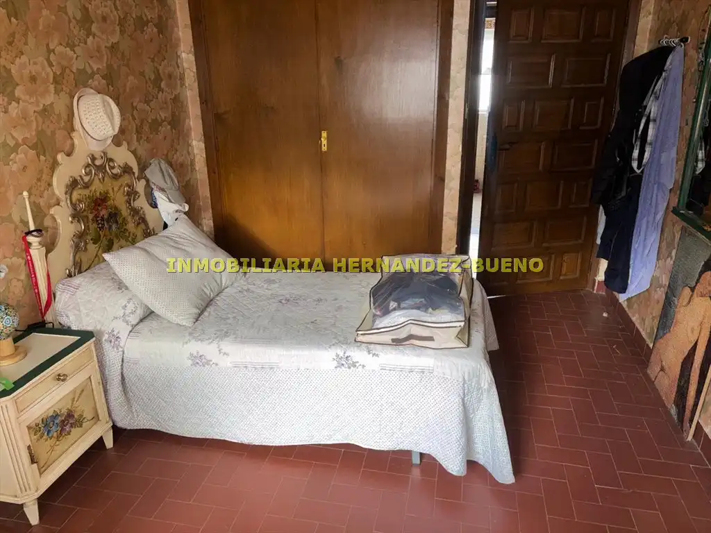 Dormitori de Casa o xalet en venda en Alba de Tormes amb Jardí privat i Piscina