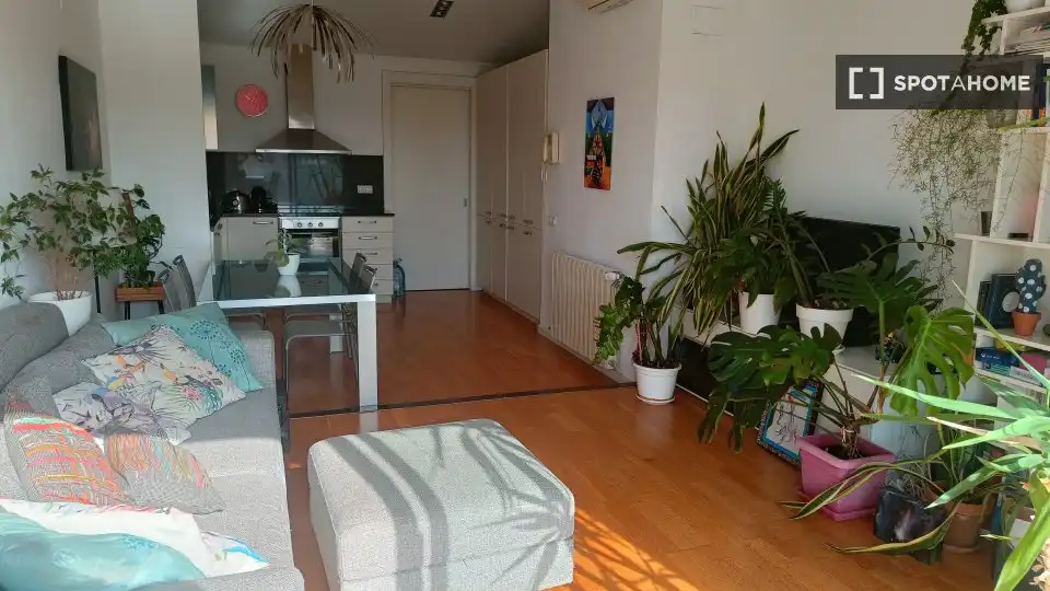 Wohnung zur Miete in El Camp de l'Arpa del Clot