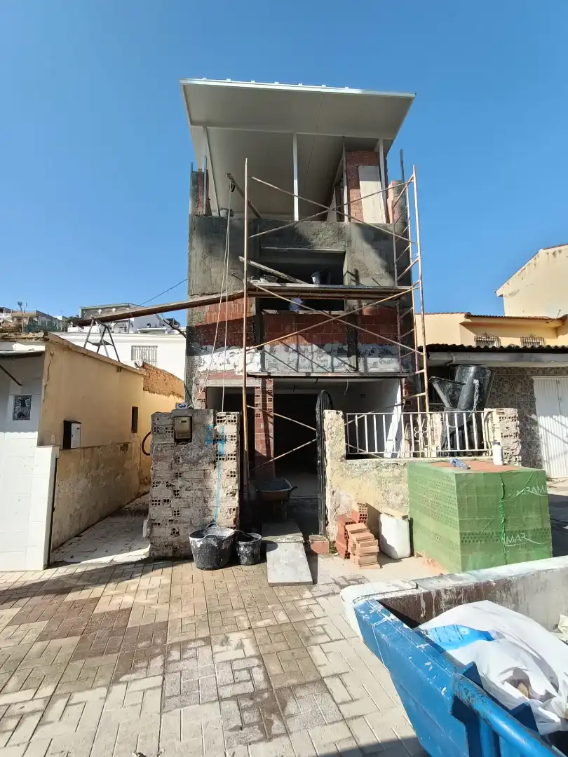 Vista exterior de Casa o xalet en venda en Málaga amb Terrassa