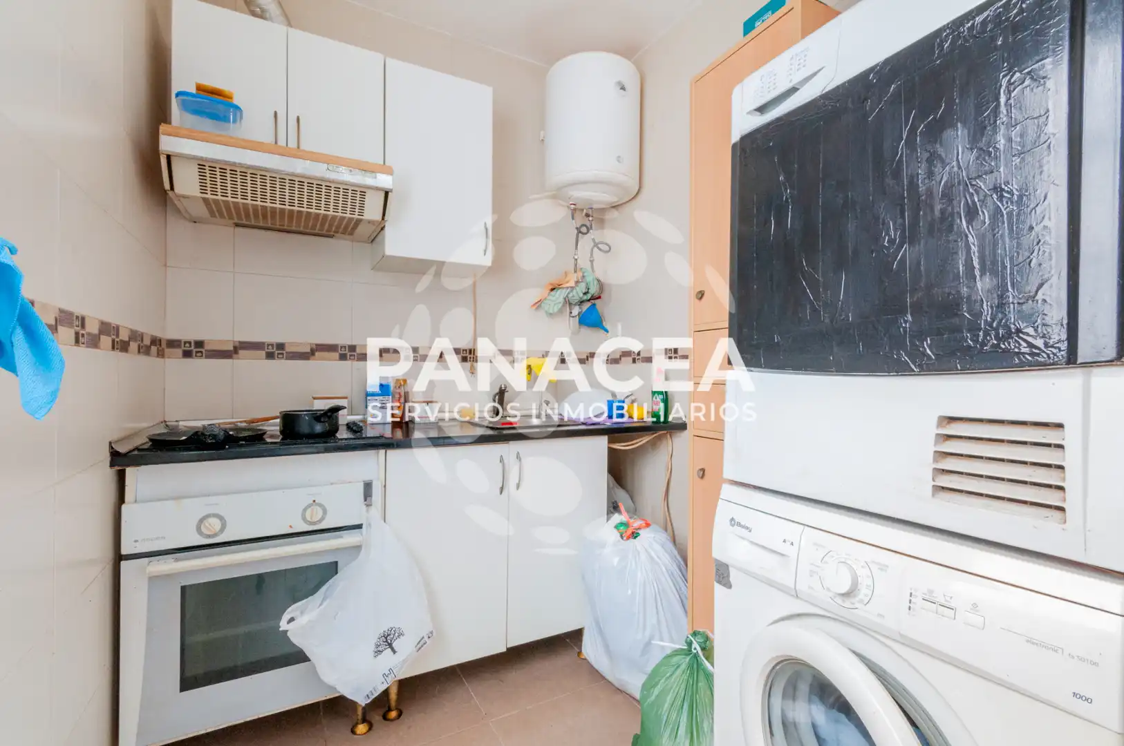 Cocina de Piso en venta en Roquetas de Mar con Amueblado, Microondas y TV