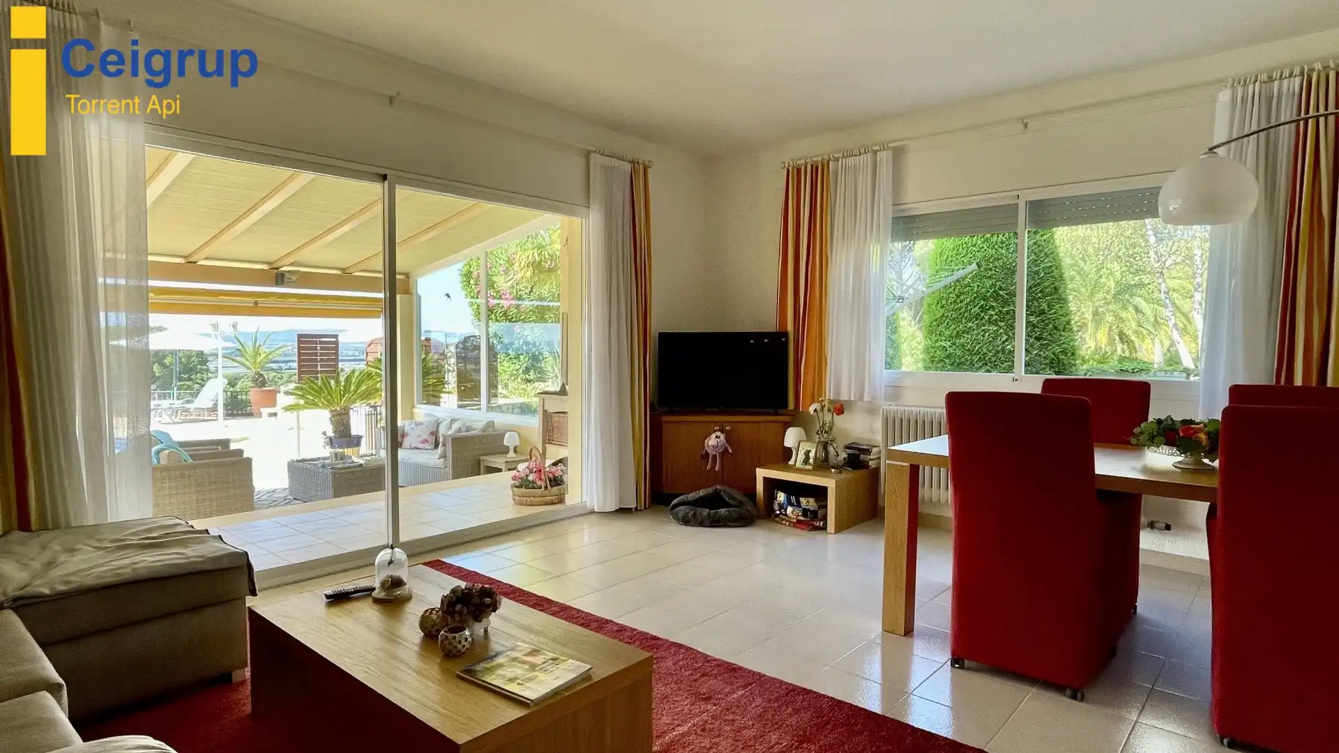 Sala de estar de Casa o chalet en venta en L'Estartit con Aire acondicionado, Calefacción y Terraza