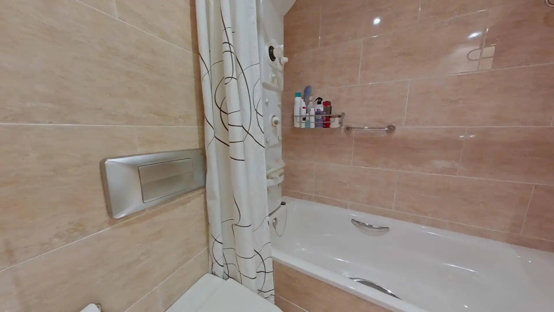 Bany de Pis en venda en Barcelona amb Aire condicionat i Calefacció