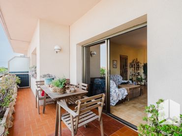 Flat with balcony for sale in Centre