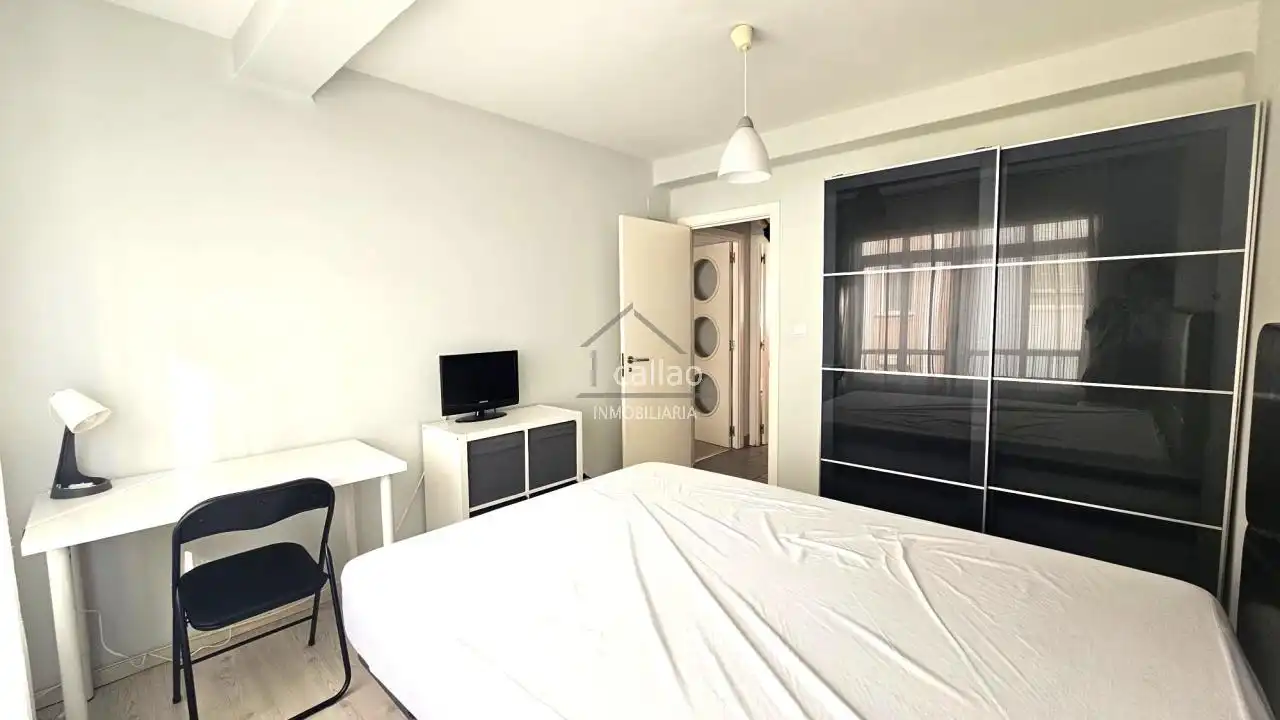 Schlafzimmer von Wohnung zur Miete in Ferrol mit Heizung