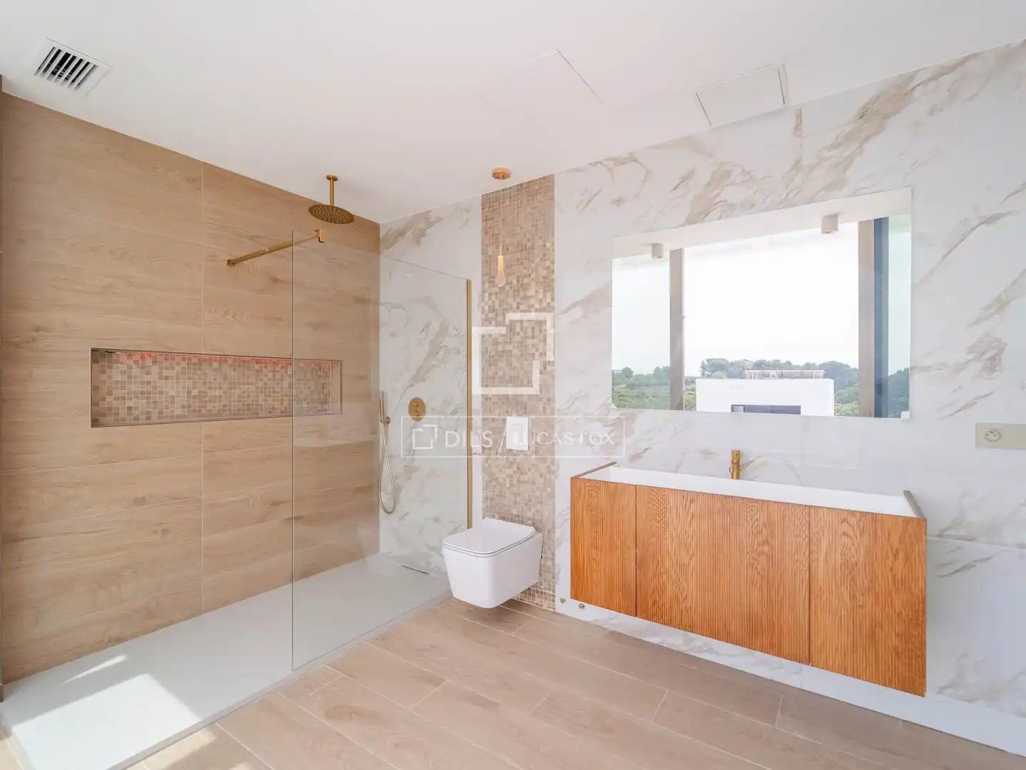Bathroom of Houses for sale in Torrent  with Air Conditioner, Private garden and Terrace