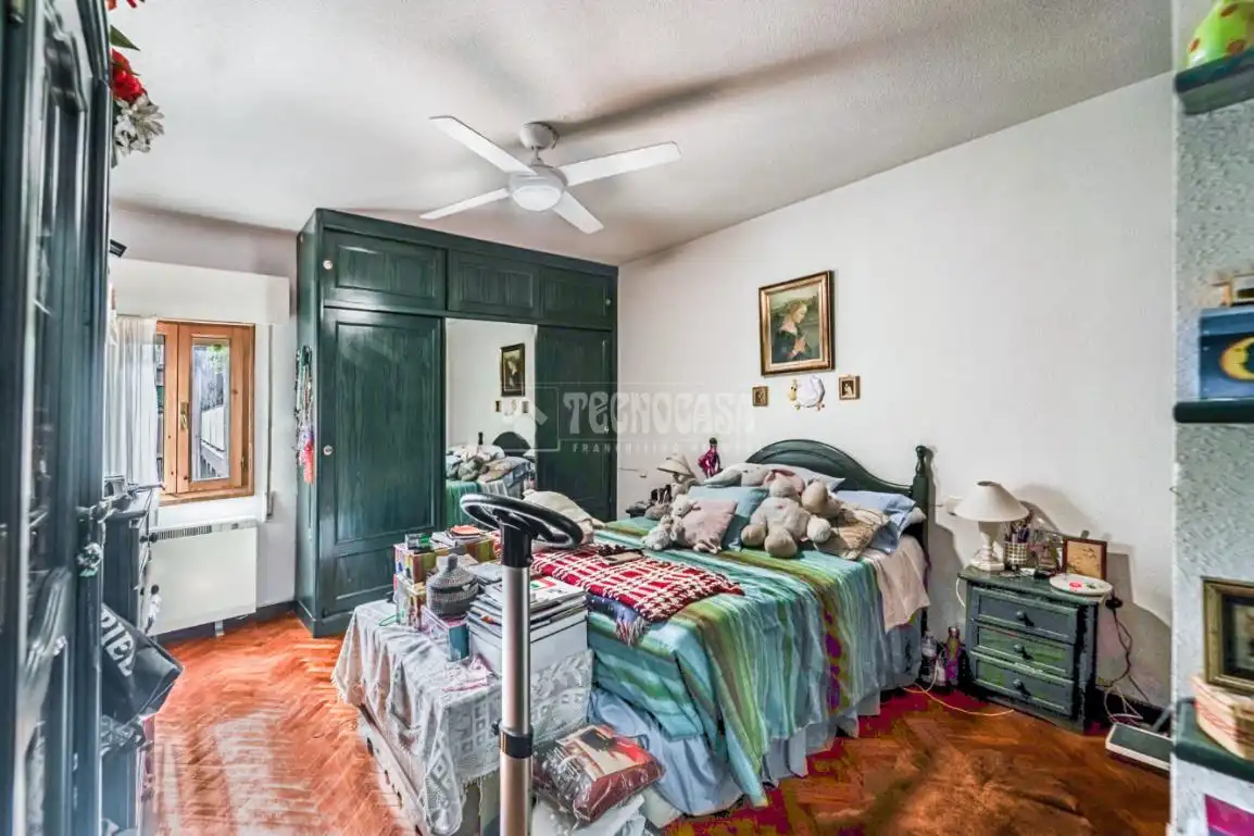 Habitación de Piso en venta en Madrid con Parquet y Balcón