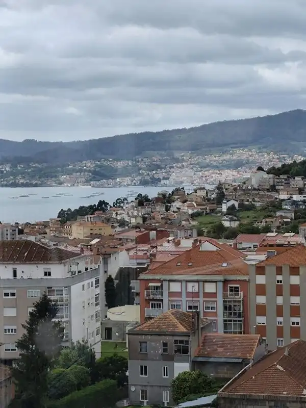 Vista exterior de Piso en venta en Vigo  con Calefacción y Trastero