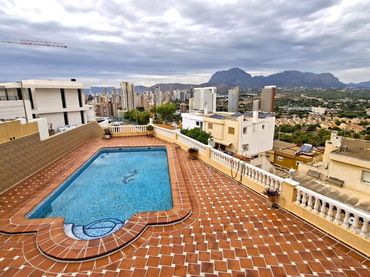 Xalet amb piscina en venda a Rincón de Loix