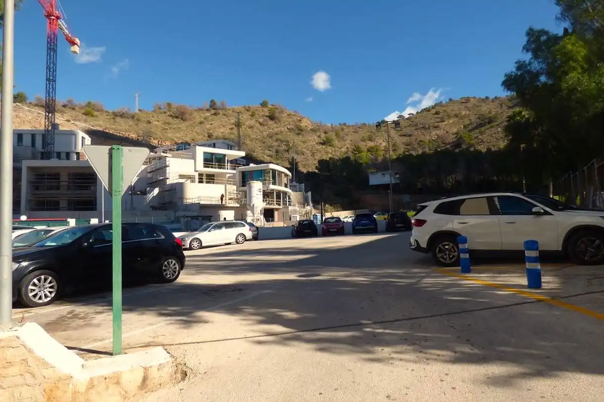 Aparcament de Apartament en venda en Benidorm amb Piscina i Piscina comunitària