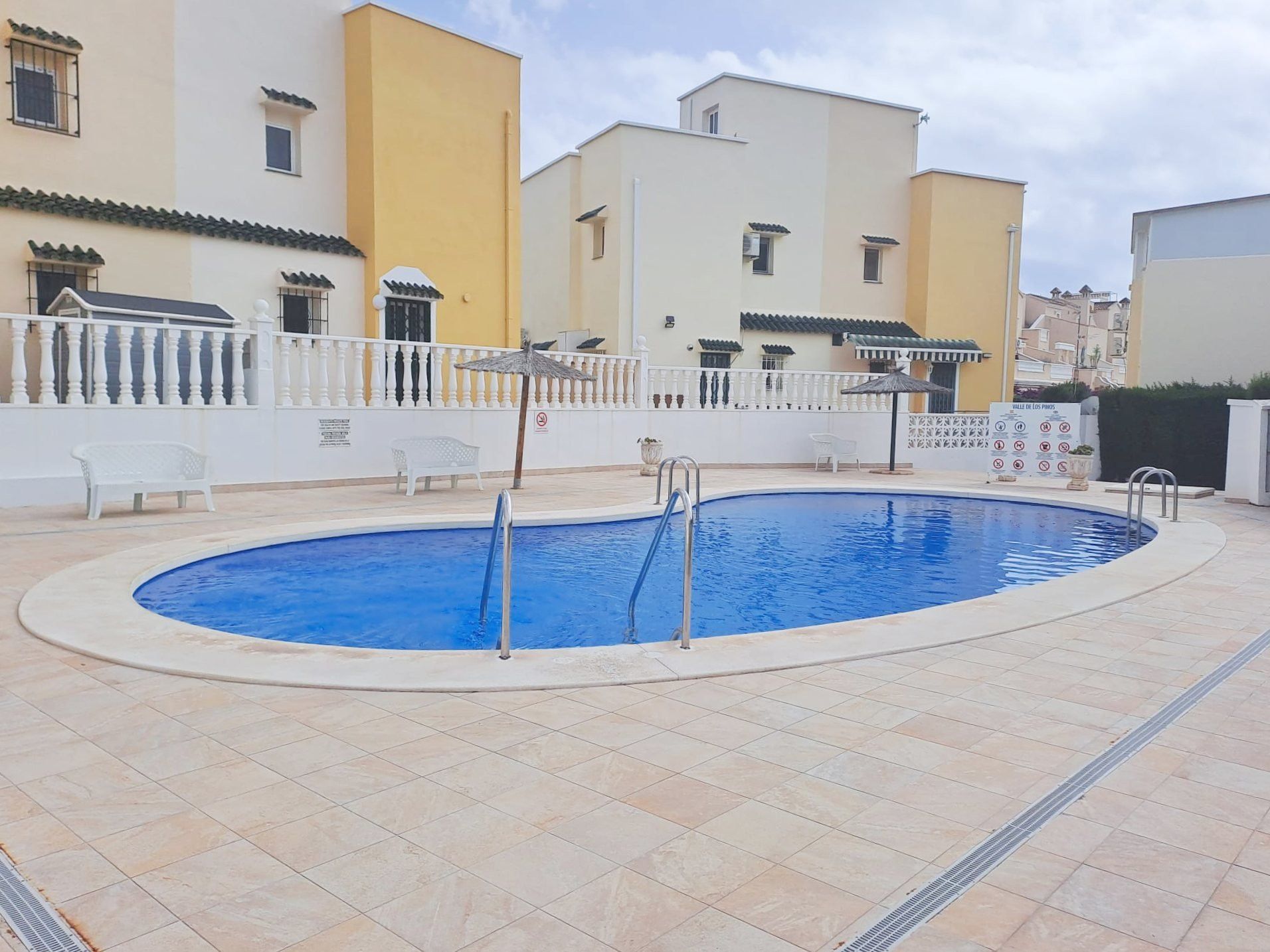 Swimming pool of Country house for sale in Orihuela