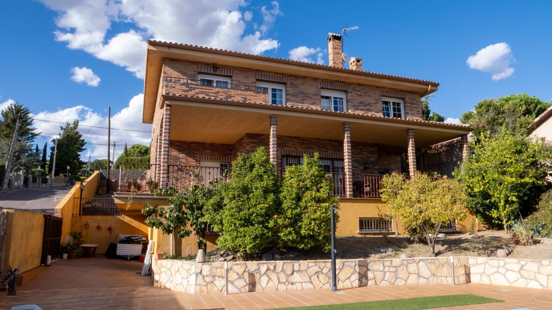 Vista exterior de Casa o chalet en venta en Torrelodones con Calefacción, Jardín privado y Terraza