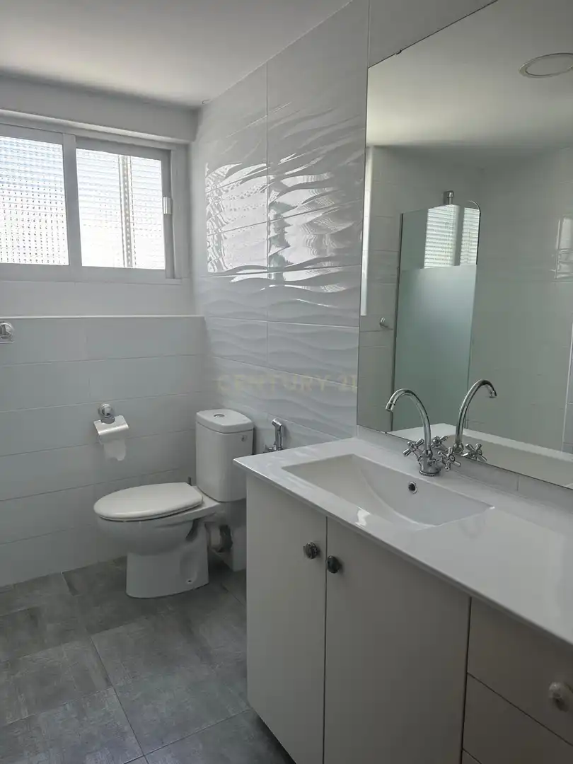 Baño de Apartamento de alquiler en Valencia con Amueblado