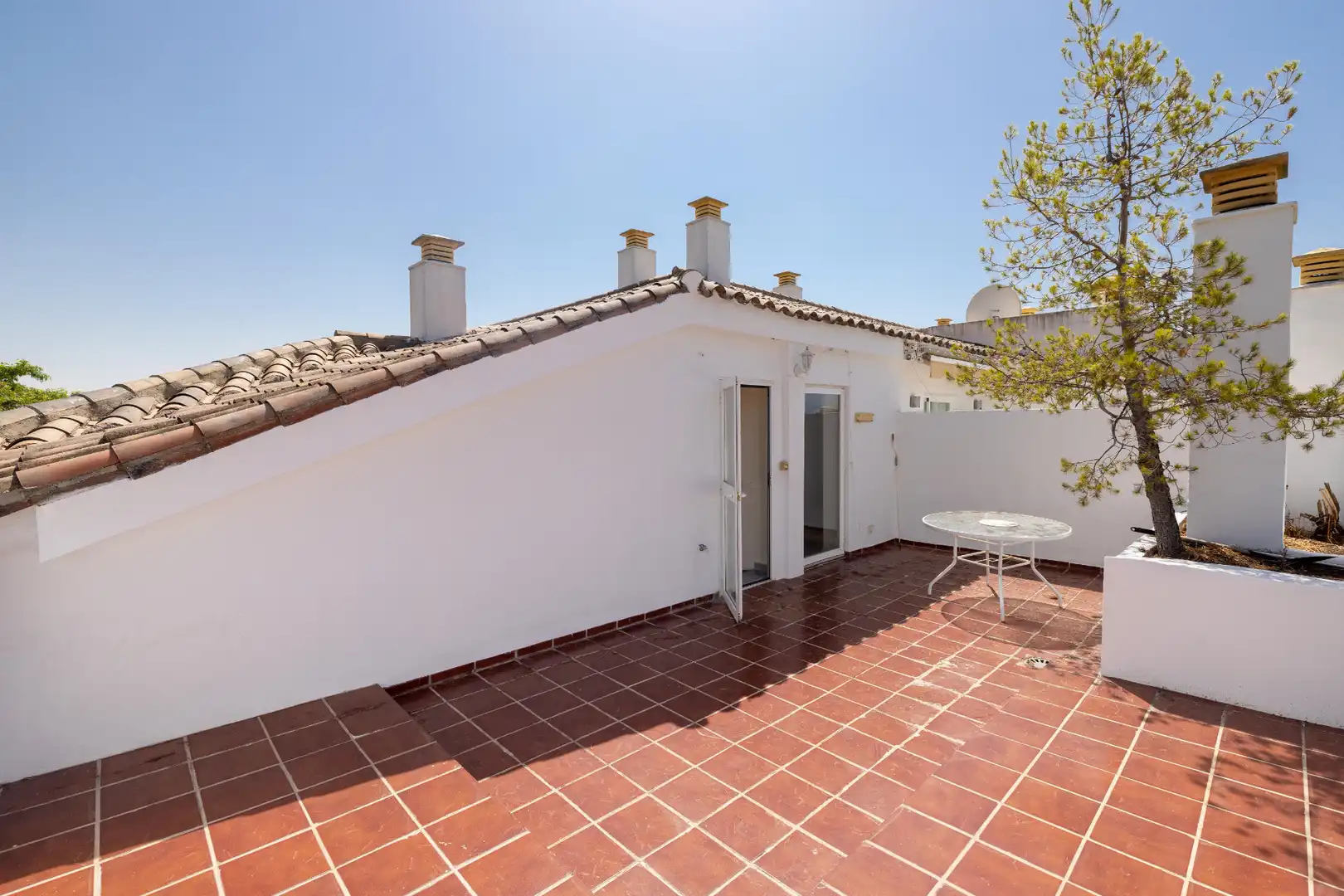 Terrasse von Dachboden zum Verkauf in Marbella mit Klimaanlage, Heizung und Terrasse