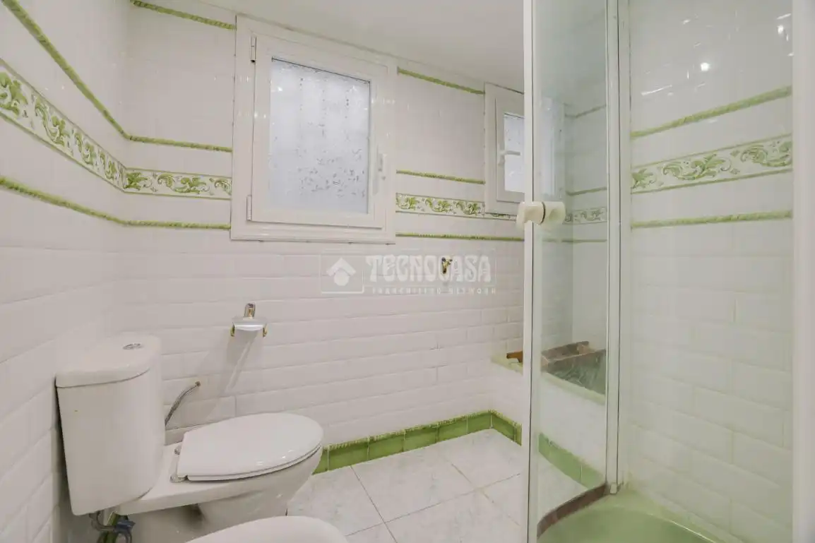 Baño de Piso en venta en Barcelona con Aire acondicionado, Calefacción y Balcón