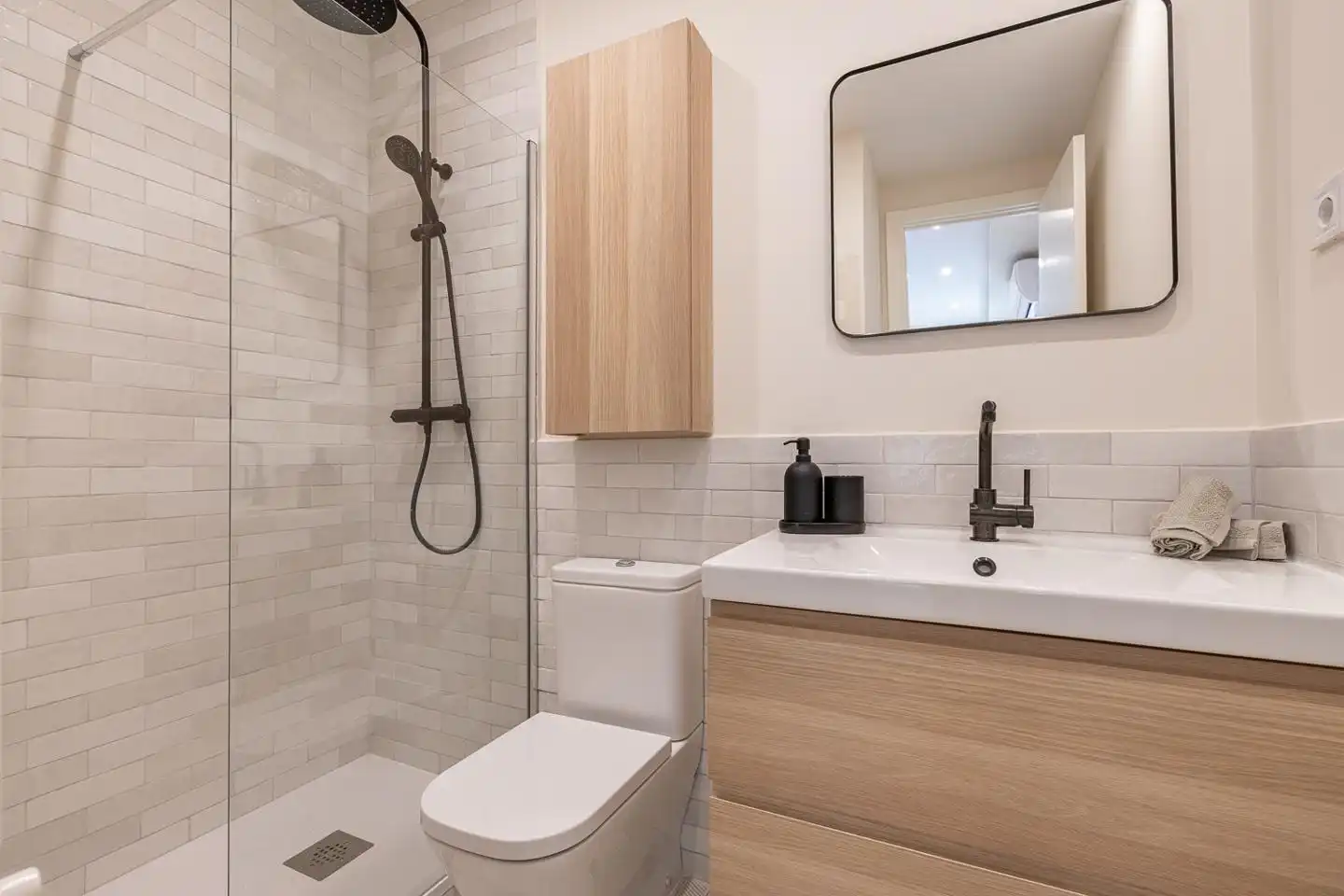 Bathroom of Flat for rent in Madrid  with Air Conditioner, Heating and Terrace