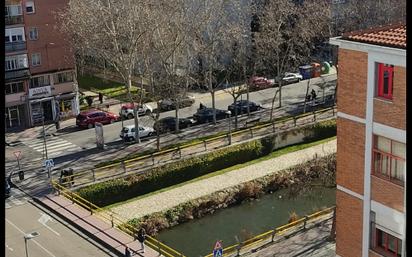 Exterior view of Flat for sale in Valladolid Capital  with Heating, Parquet flooring and Terrace