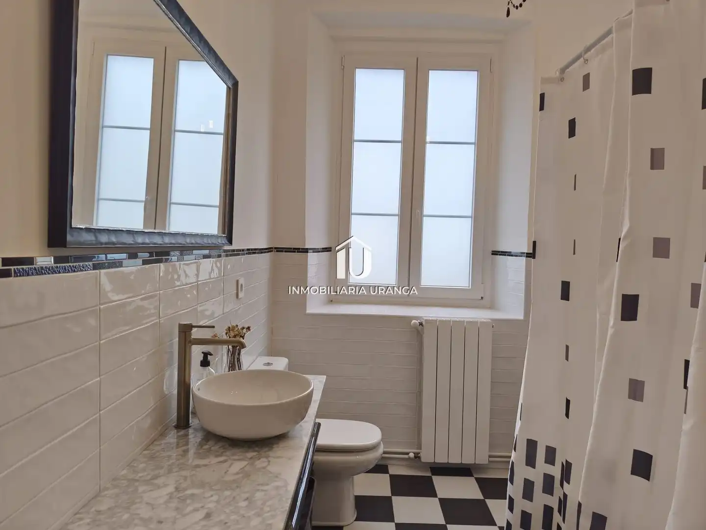 Bathroom of Flat for sale in Ampuero, Cantabria