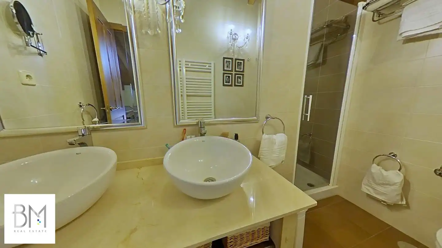 Bany de Casa o xalet en venda en Mombeltrán, Ávila