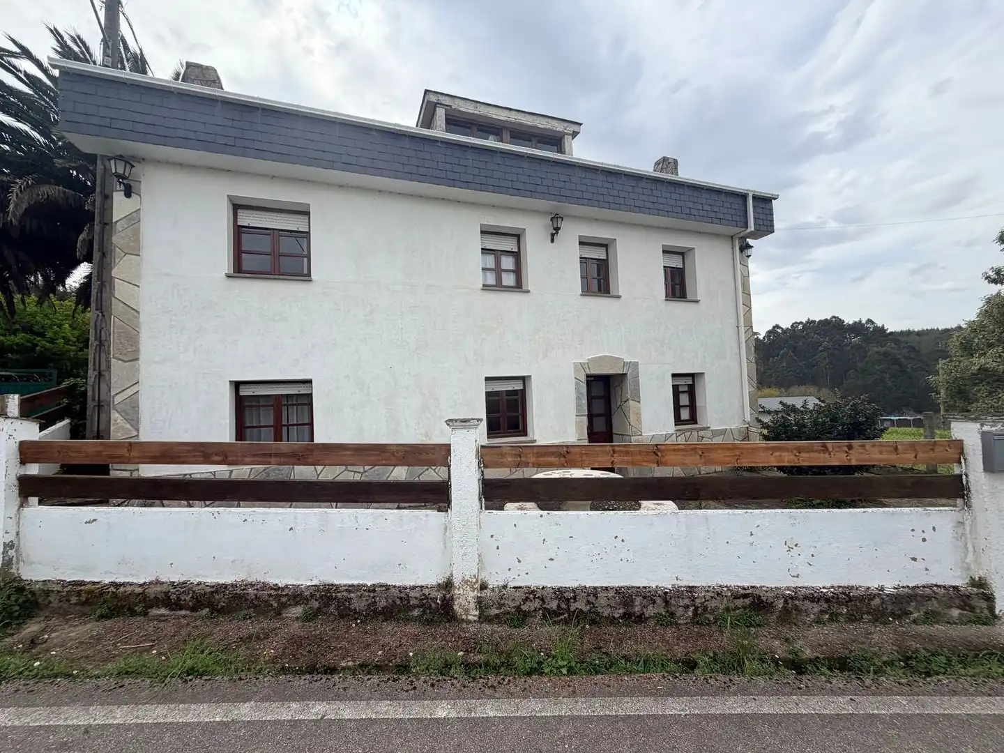 Vista exterior de Casa o chalet en venta en Castropol con Calefacción, Terraza y Trastero