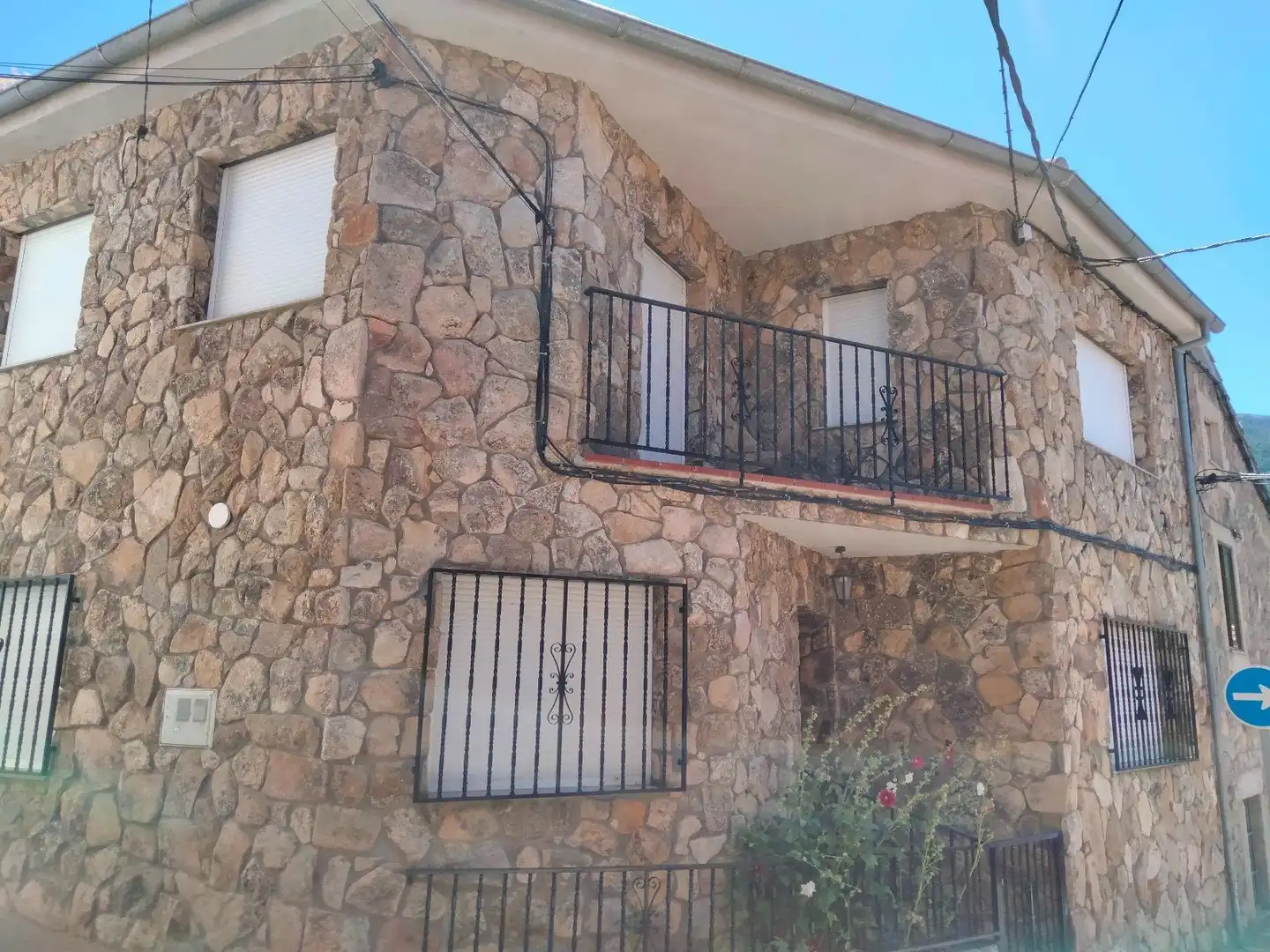 Vista exterior de Casa adosada en venta en Navacepedilla de Corneja con Calefacción y Trastero