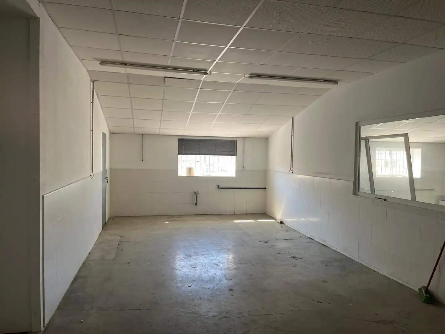 Nave industrial de alquiler en Córdoba con Calefacción y Alarma