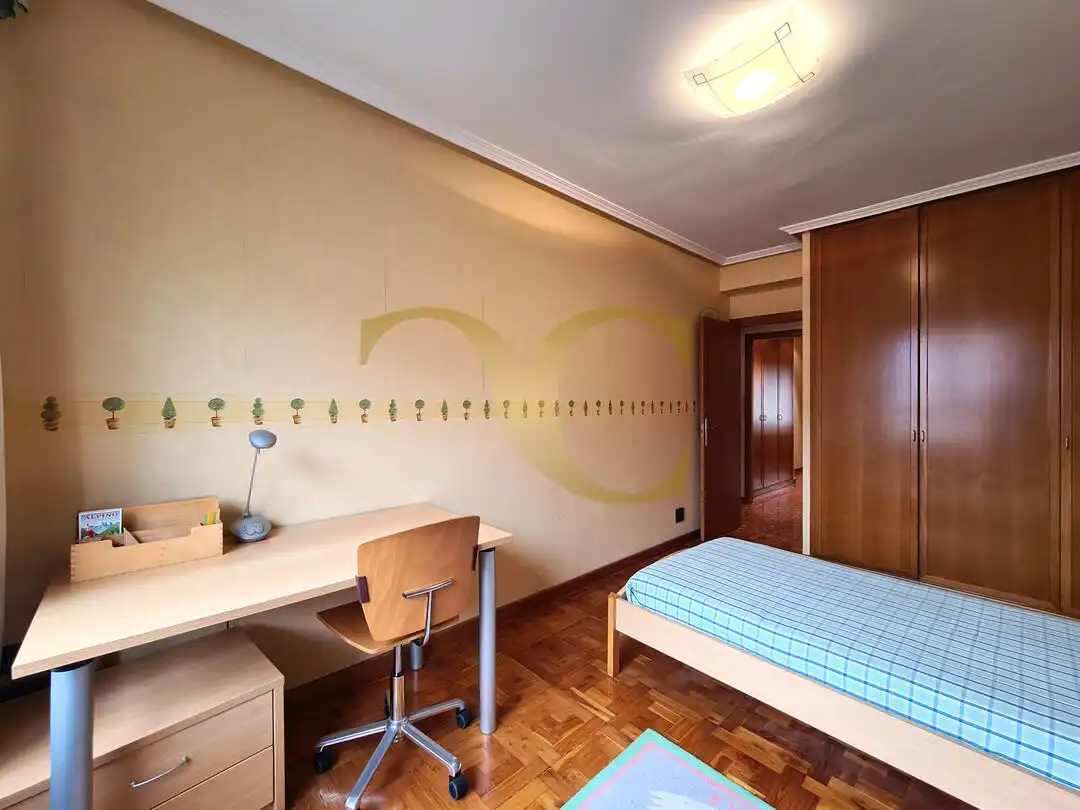 Bedroom of Flat for sale in Oviedo   with Heating