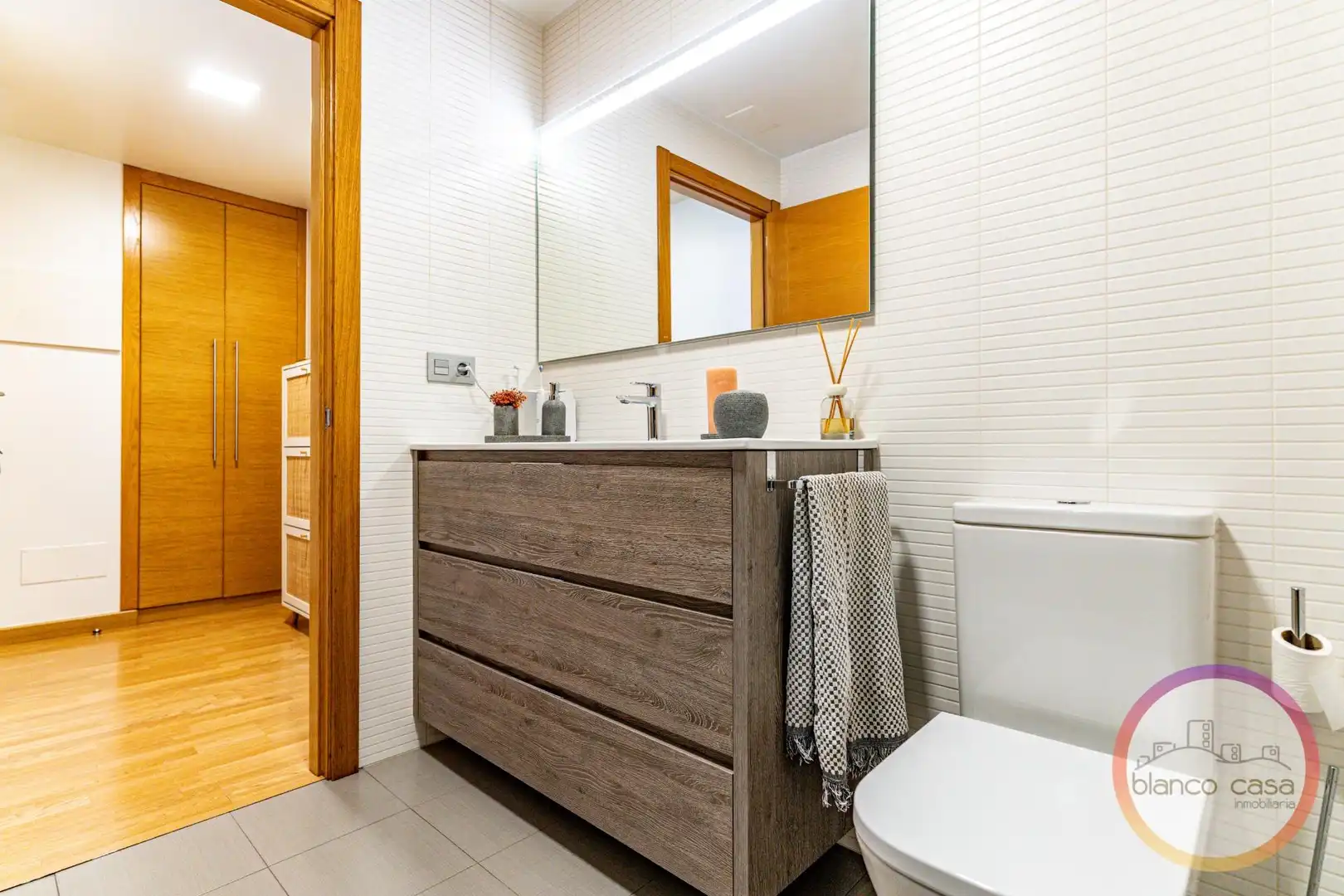 Baño de Piso de alquiler en Malpica de Bergantiños con Calefacción, Terraza y Trastero