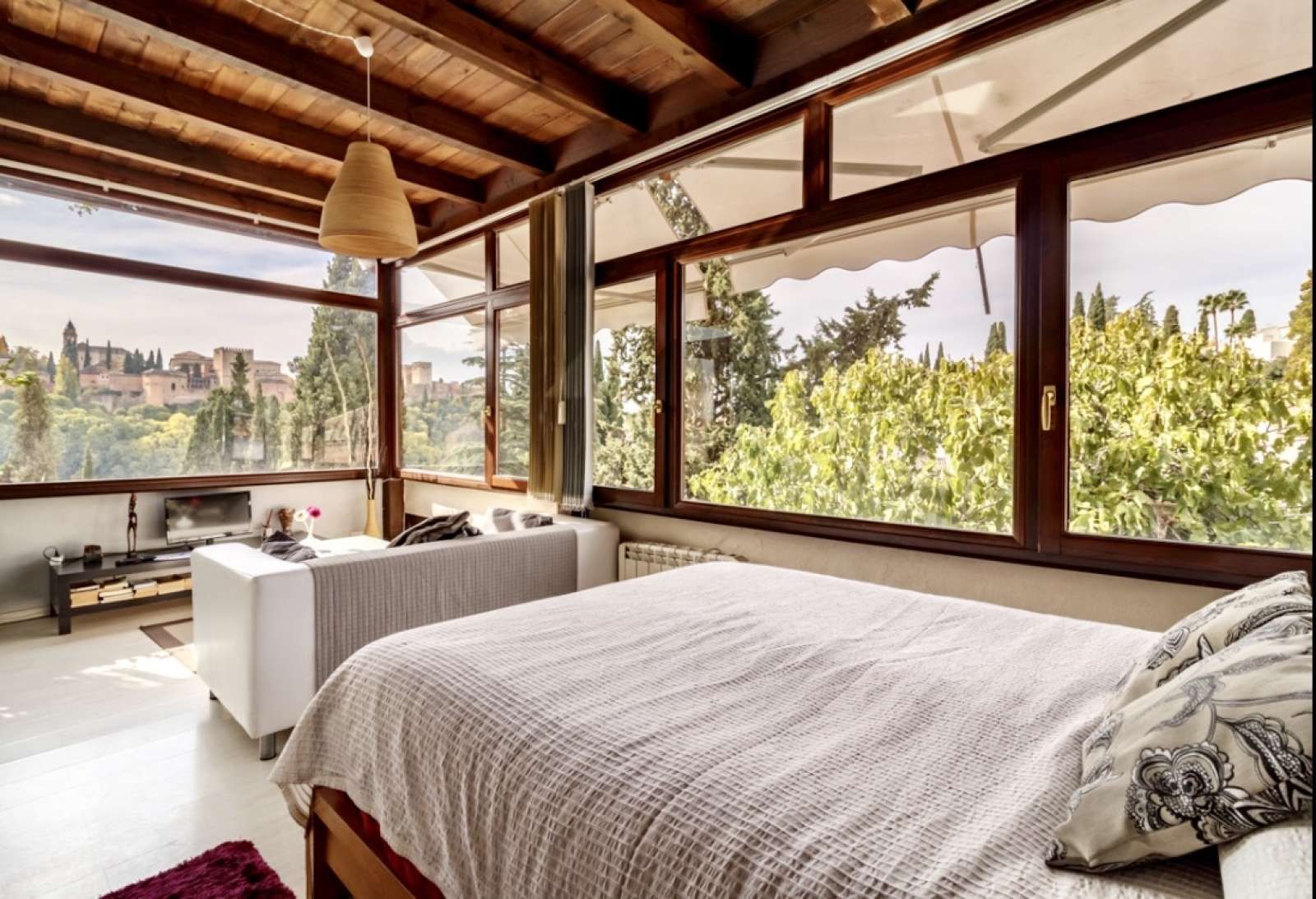 Bedroom of Study to share in  Granada Capital  with Air Conditioner, Heating and Terrace
