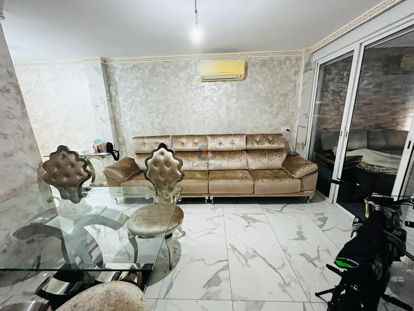 Living room of Flat for sale in Alicante / Alacant  with Air Conditioner, Private garden and Community pool