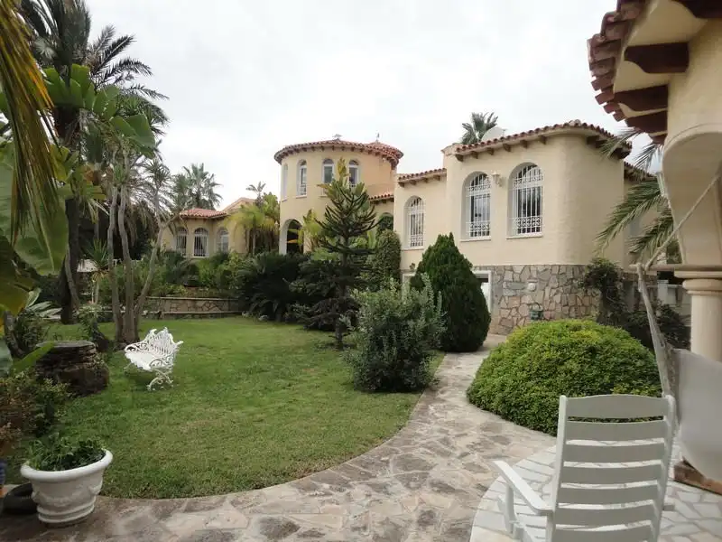 Casa amb piscina en venda a Coloma