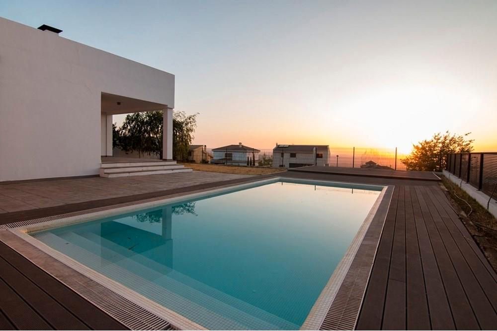 Piscina de Casa o chalet de alquiler en La Zubia con Jardín privado, Terraza y Trastero