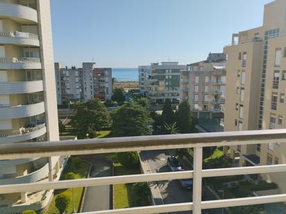 Vista exterior de Àtic en venda en Laredo amb Terrassa