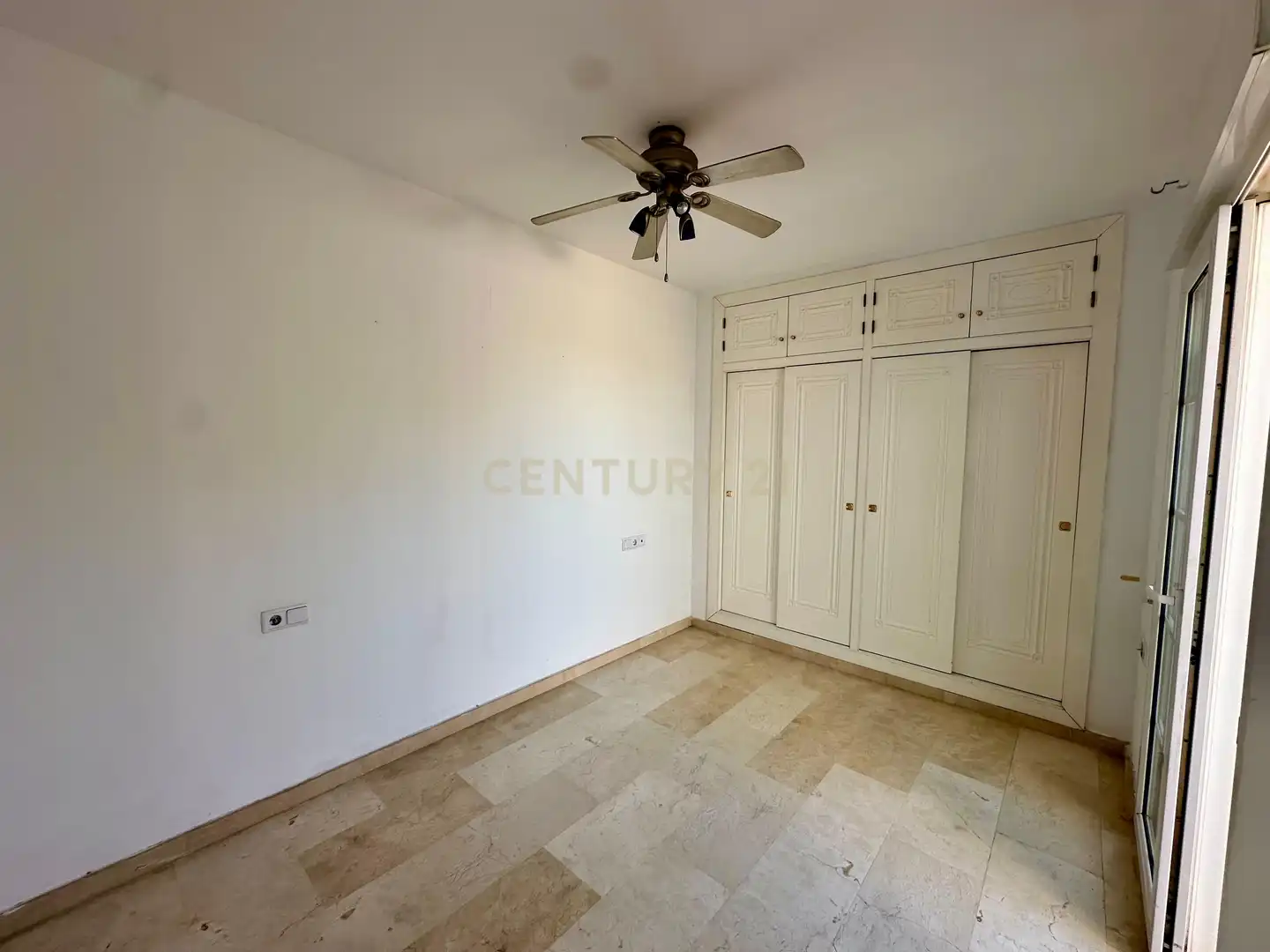 Habitación de Casa adosada en venta en Orihuela con Aire acondicionado y Piscina comunitaria