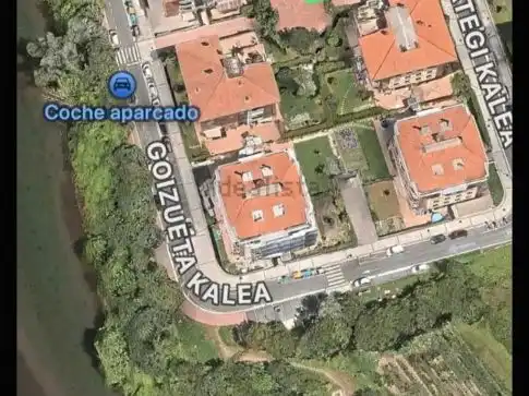 Vista exterior de Pis en venda en Donostia - San Sebastián  amb Terrassa i Balcó