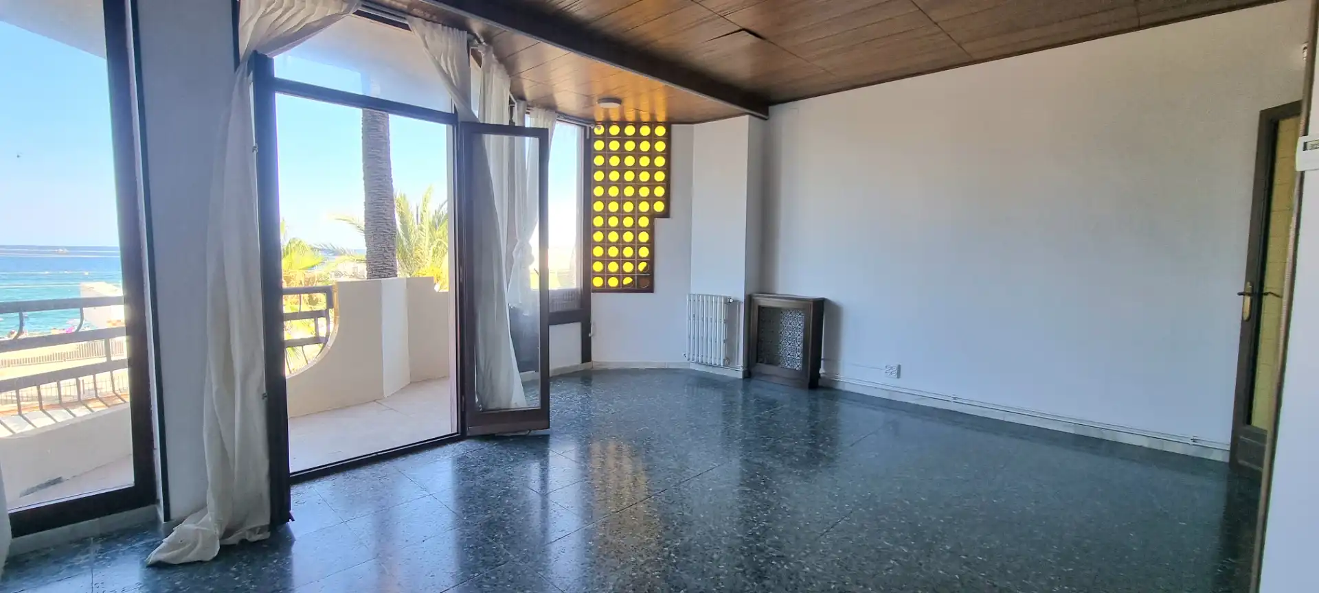 Living room of Flat for sale in Badalona  with Heating and Balcony