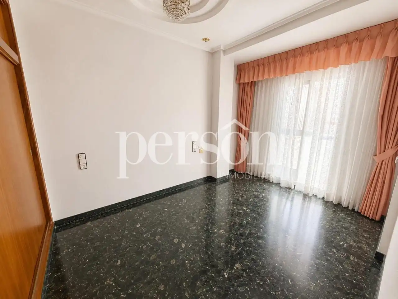 Habitación de Piso en venta en Valencia con Aire acondicionado, Terraza y Amueblado