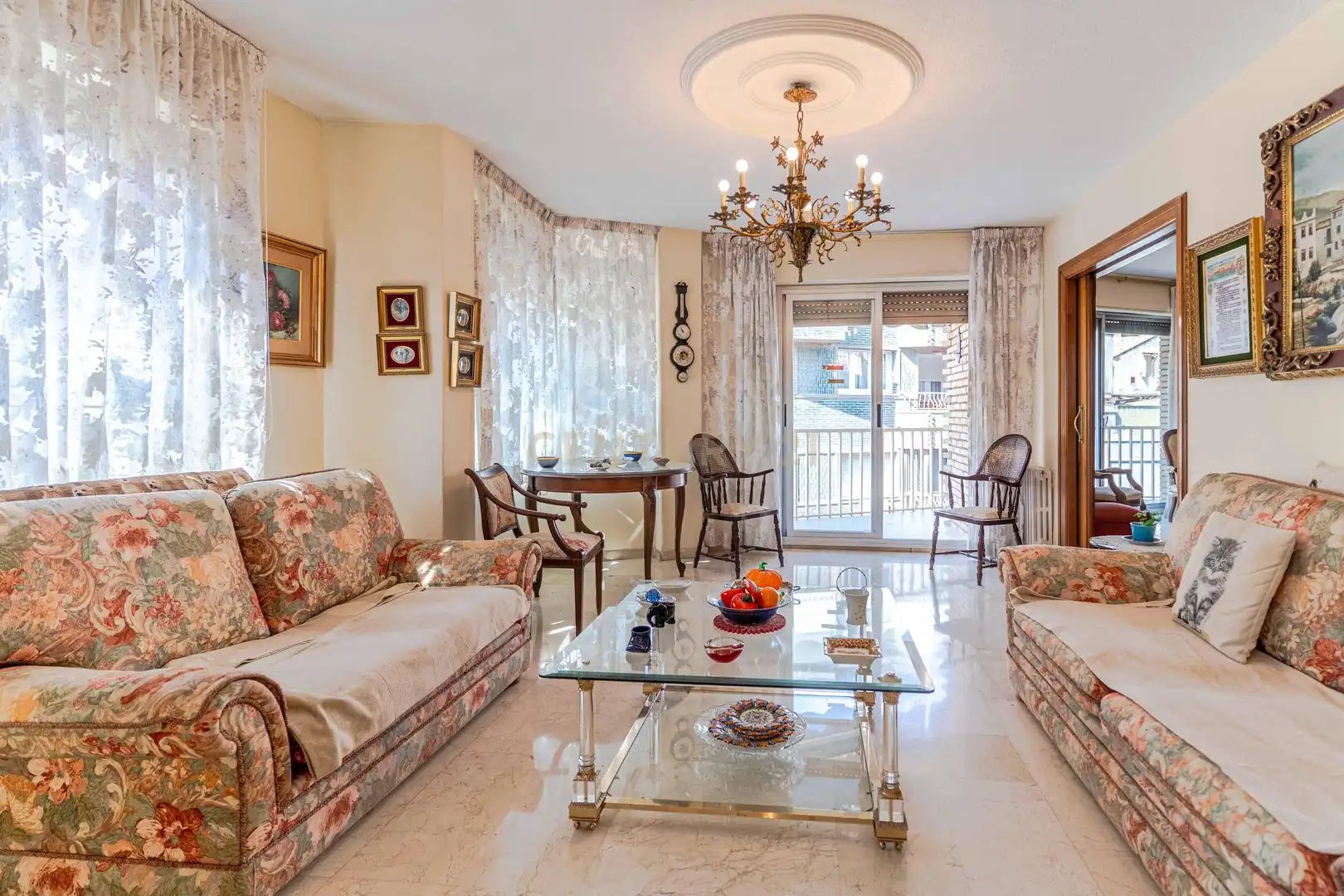 Sala de estar de Piso en venta en Granada con Trastero y Balcón