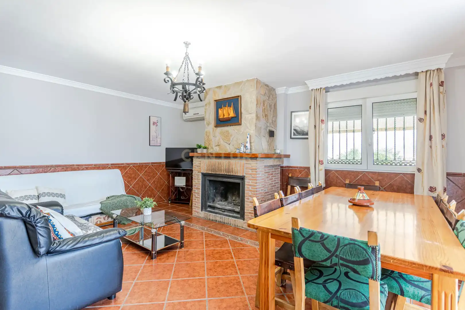 Sala de estar de Casa o chalet en venta en Las Gabias con Jardín privado, Trastero y Piscina