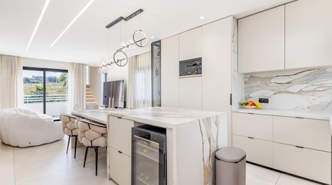 Ático  totalmente reformado en venta con solárium privado, 3 terrazas y vistas abiertas