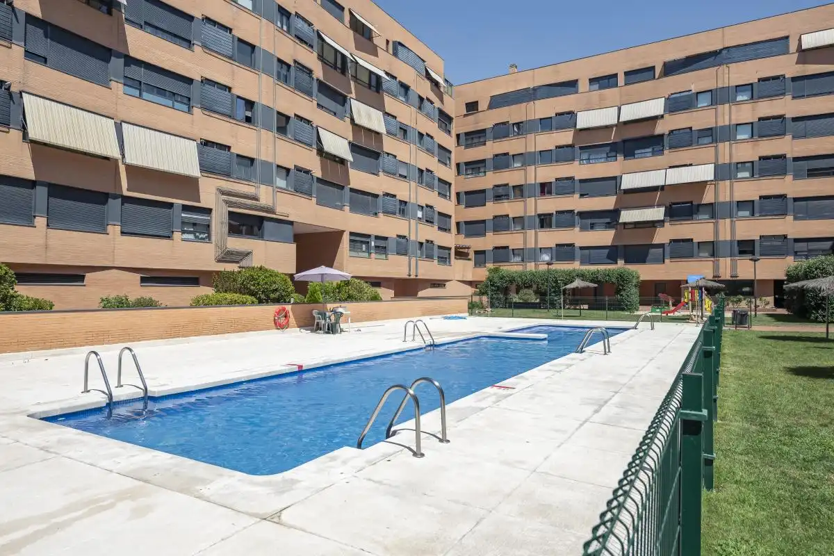 Piscina de Àtic en venda en Madrid amb Aire condicionat, Calefacció i Jardí privat