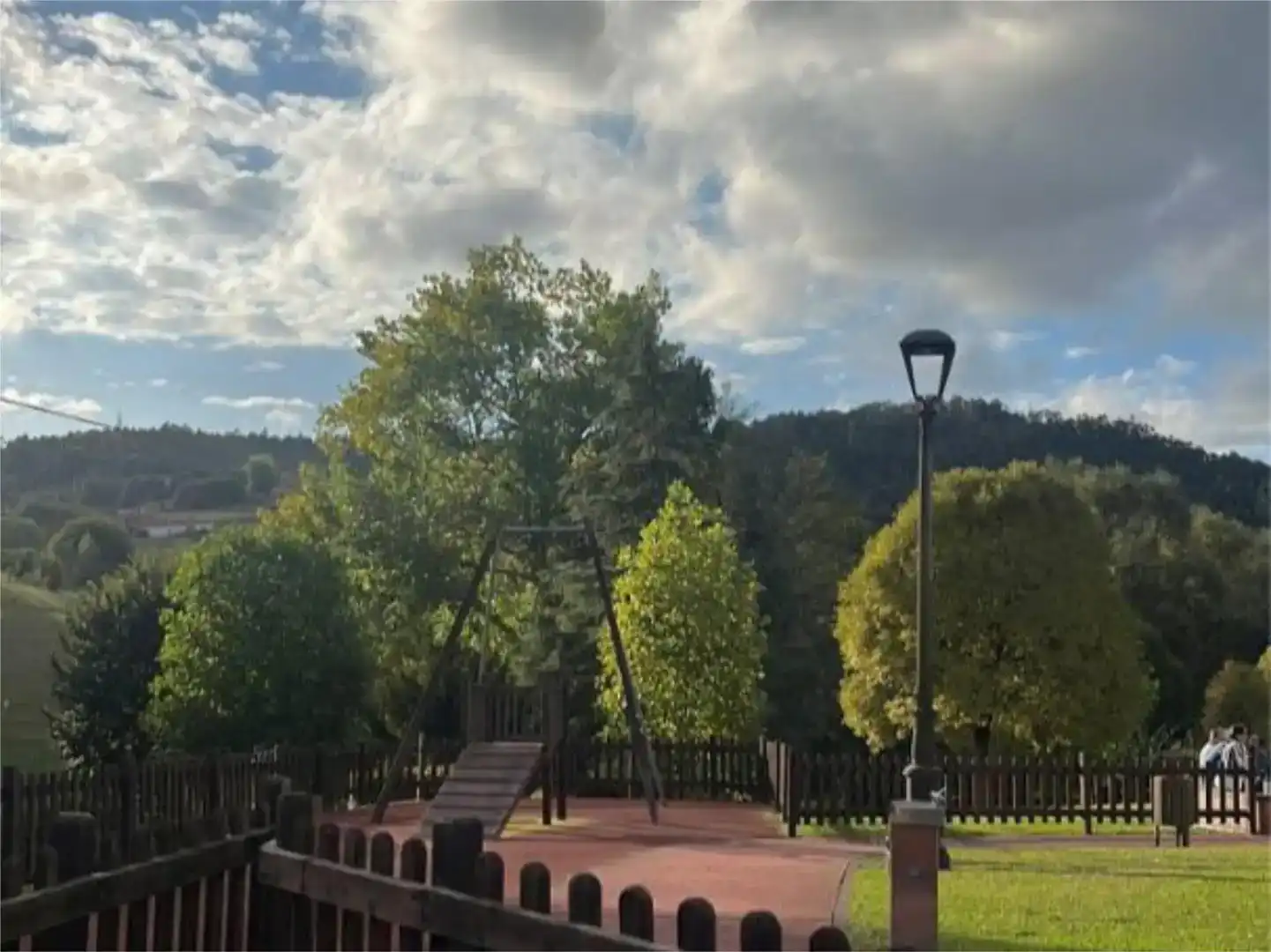 Vista exterior de Pis en venda en Llanera amb Jardí privat, Moblat i Balcó